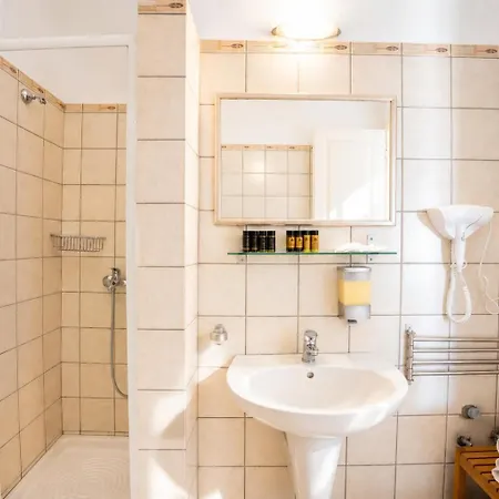 Hotel Yakinthos 4*