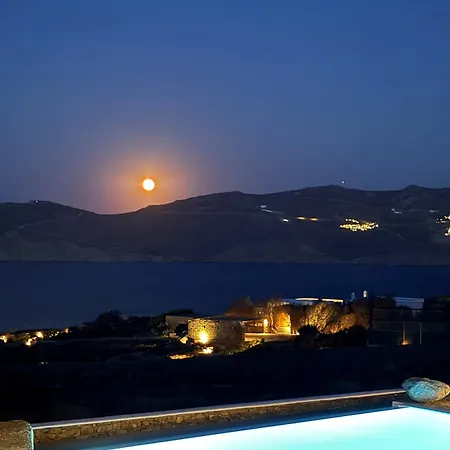 Yakinthos Hotel 4*