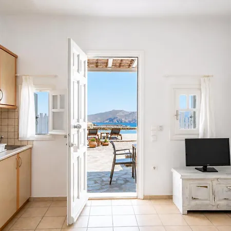 Yakinthos Hotel 4*